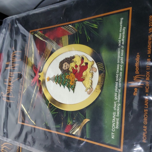 Bundle of two P Buckley Moss Christmas Ornaments kits - Picture 1 of 8